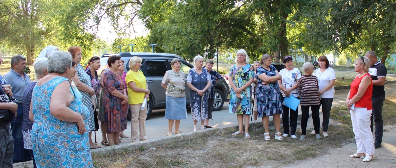 Ремонт придомовой территории, благоустройство и выявление должников на повестке  встречи с жителями.